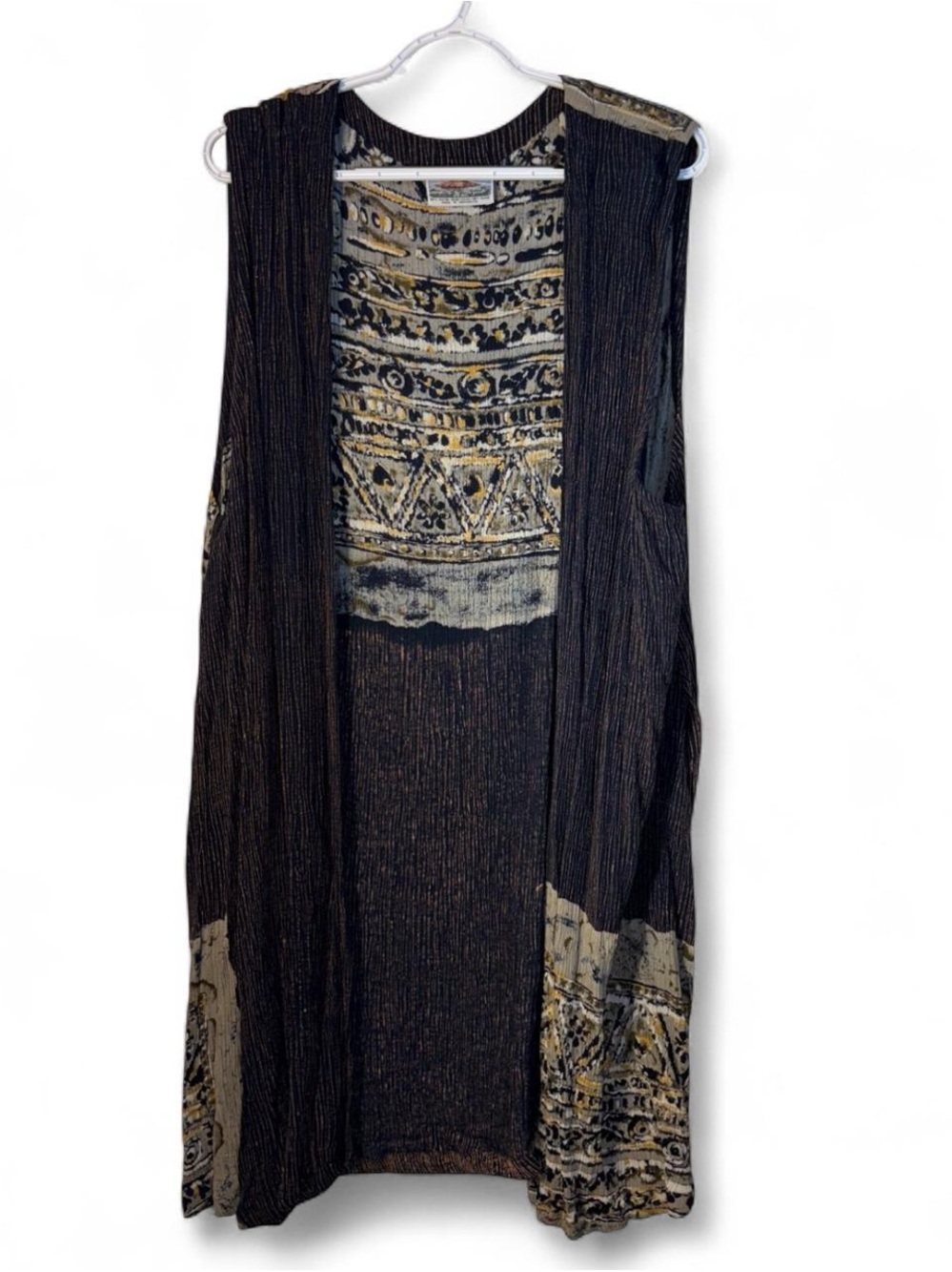 Sleeveless Black & Gold Patterned Open Front Blouse